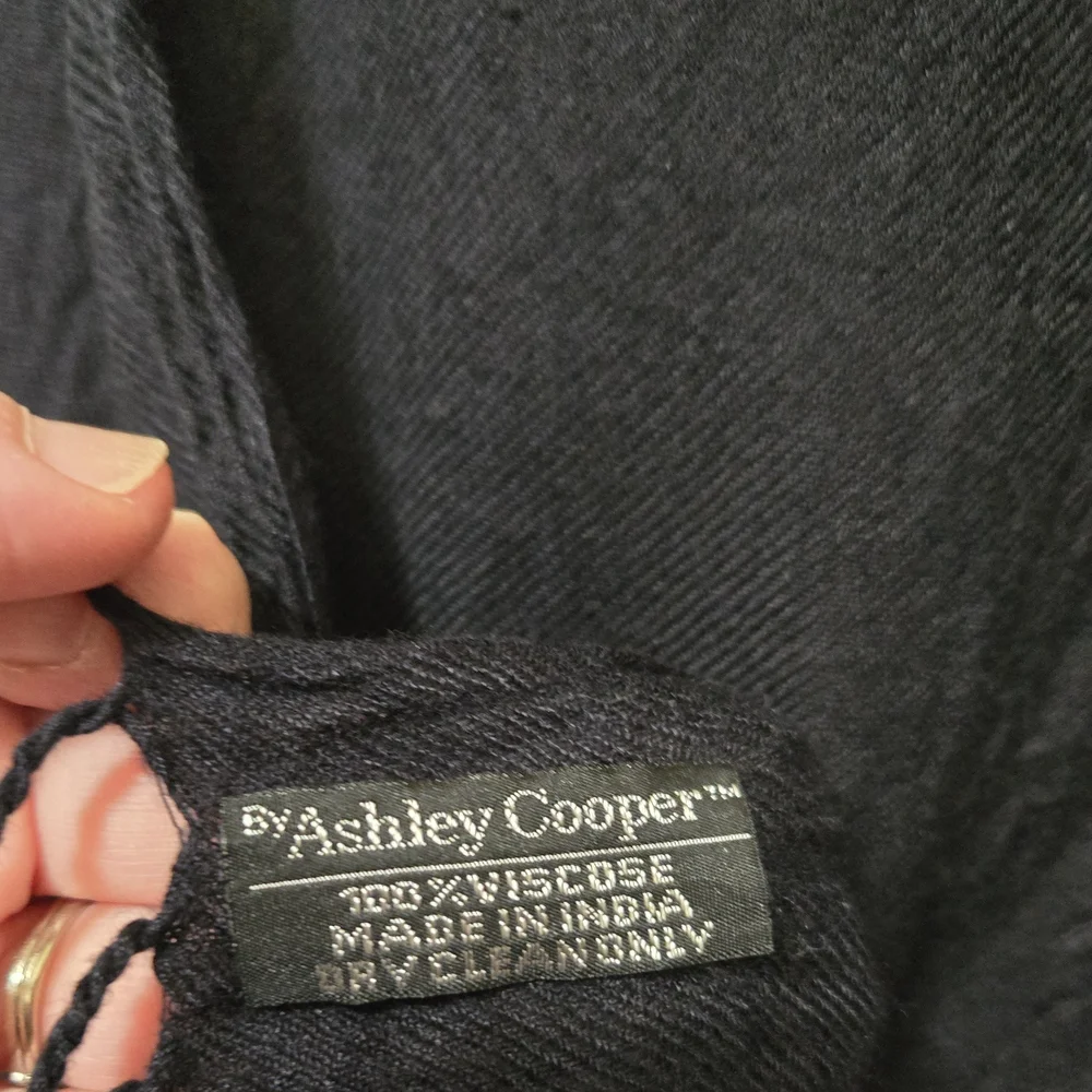 Ashley Cooper Black Scarf Shawl - Picture 7 of 7